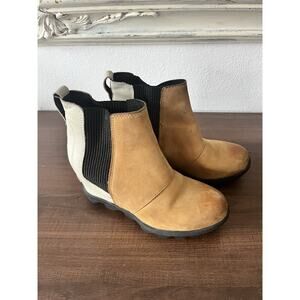 Sorel Womens Joan of Arctic Wedge II Chelsea Bootie SZ 5 Two tone Camel & White